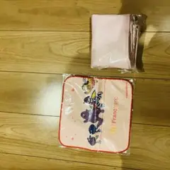 マクドナルド キャラクターグッズ ピンク　タオルと保冷バックセット