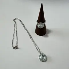 スワロフスキー　lt.アゾレ色の素敵なハンドメイドのネックレスと指輪☆