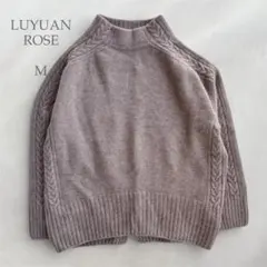 LUYUAN ROSE カシミヤ100% タートルネックニット　美品　日本製 新品】LUYUAN ROSE ルーエンローズ カシミヤ タートルニット 日本製