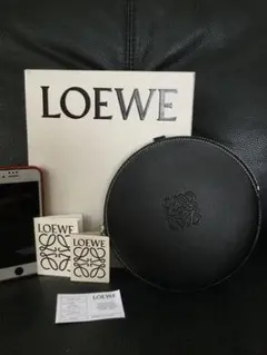 LOEWE✖️ジブリ　カオナシ クッキーポーチ LOEWE✖️ジブリ カオナシ クッキーポーチ - メルカリ