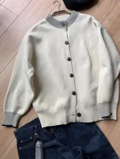 オフホワイト　カーディガン　厚手　ジャケット　ノーカラー　ナチュラル