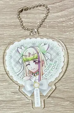 キュアズキューン うちわ型アクリルキーホルダー プリキュア　キミプリ　映画