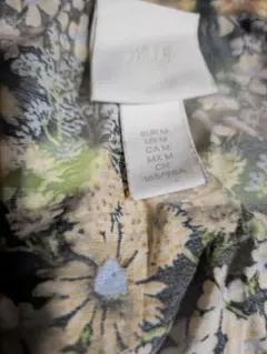 H&M 花柄 半袖ブラウス チュニック Mサイズのサムネイル