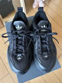 adidasオズガイア黒24