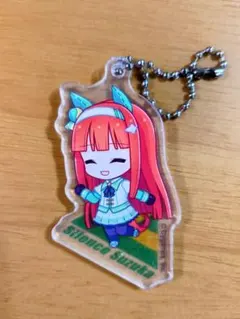 ウマ娘　サイレンススズカ　ダイソーコラボ　アクリルキーホルダー