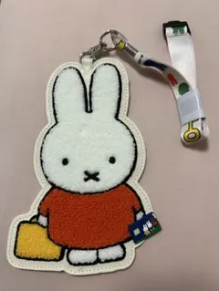 ミッフィー パスケース 18cm x 12cm