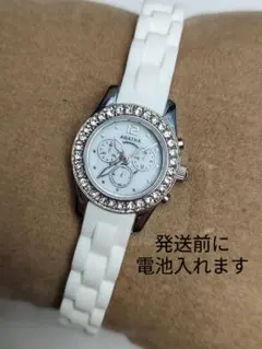 新品未使用 電池入り AGATHA PARIS 腕時計 ミニソレイユ ホワイトのサムネイル