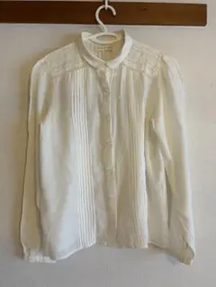 ☆ZARA ホワイトプリーツ長袖シャツ