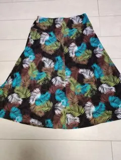 LAURA ASHLEY 葉柄フレアスカート