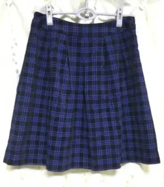 無印良品　コーデュロイ　チェックスカート　膝丈　フレアスカート　美品のサムネイル