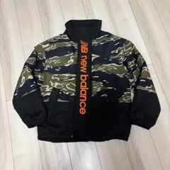 New Balance ダウンジャケット カモフラ柄 ロゴ