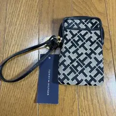 TOMMY HILFIGER モノグラム リストレット ポーチのサムネイル