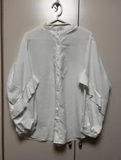 GU ホワイトフリル長袖シャツ　オーバーサイズ
