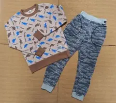 セットアップ　130cm　２着セット　トレーナー　ズボン　男の子　キッズ