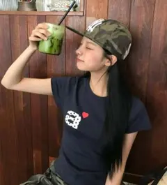 aeae Tシャツ ネイビー トップス カットソー 韓国 ロゴ ハート