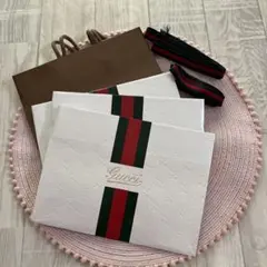 GUCCI ショップ袋 クリスマス限定エンボスショッパー &リボンのサムネイル