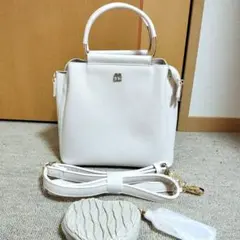 新品タグ付 しまむらCOCO ビジューショルダーバッグ ホワイト