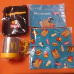 2023年　マクドナルド× CHUMS 福袋