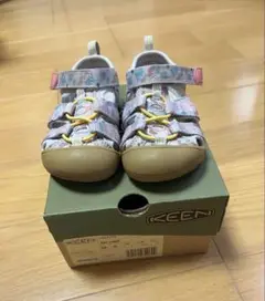 KEENサンダル