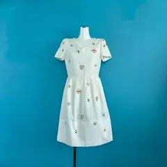 1154Chestyチェスティ【未使用】ホワイト　ビジューVネックワンピース　1