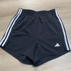 adidas ショートパンツ