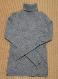 ハイネックニット