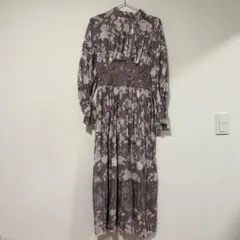 Her lip to Le Camelia PleatedDress