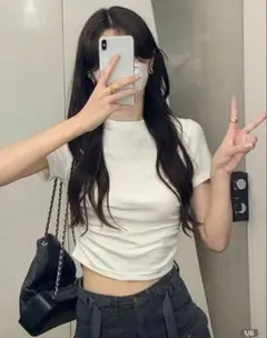 SHEIN ホワイト クロップド 半袖　Tシャツ　チビティーのサムネイル