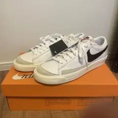 NIKE BLAZER LOW77