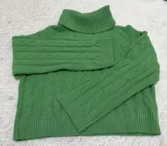 GU パフィータッチクロップドタートルネックセーター ニット グリーン トップス
