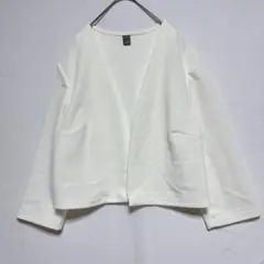 SHEIN ノーカラージャケット ショート丈 ストレッチ素材 白 スタイリッシュ