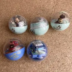 ディズニーリゾート　ガチャガチャ　カプセルトイ