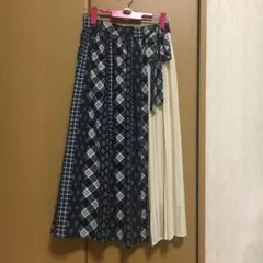 しまむら 紺色 柄ロングスカート Mサイズ ※ゴム緩みありのサムネイル