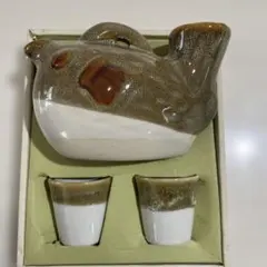 【新品未使用】陶器製 フグの徳利1個　お猪口2個　酒器　燗瓶