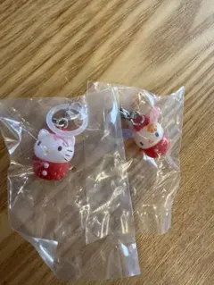 ガチャガチャ　サンリオ　いちごめじるしアクセサリー