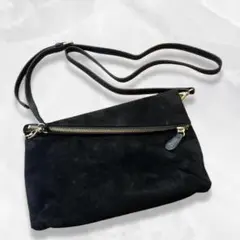 新品　サコッシュ　黒　ぺたんこ　ショルダーバッグ　ベロア　スエード　クラッチ