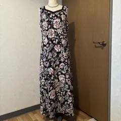 ローラアシュレイ 黒花柄 ロングワンピース ノースリーブワンピース 綿 13号