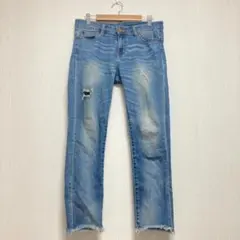 【クロッシープレミアム】しまむら ストレートデニムパンツ ダメージ加工 ブルー系のサムネイル