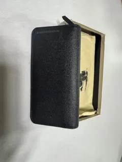 バーバリーの新しい黒い財布