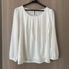 ホワイト長袖ブラウス