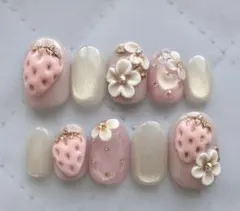 【25】ぷっくりいちごネイル/ショートオーバル