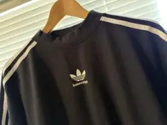 balenciaga adidasブラック ストライプ Tシャツ オーバーサイズ