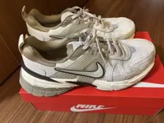 Nike スニーカー V2K RUN
