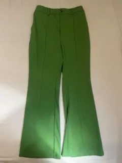 グリーン フレアパンツ センタープレス