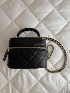 ブラックレザーキルティングショルダーバッグ