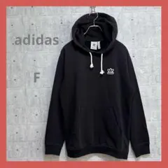 adidas ブラック パーカー ロゴ