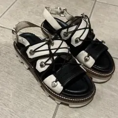 エルビオザノン サンダル White サイズ38のサムネイル