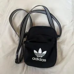 adidas ショルダーバッグ 黒