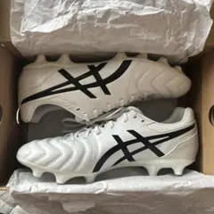 サッカースパイクasics