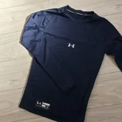 週末お値下げ中⭐︎アンダーアーマー長袖アンダーシャツ ネイビー